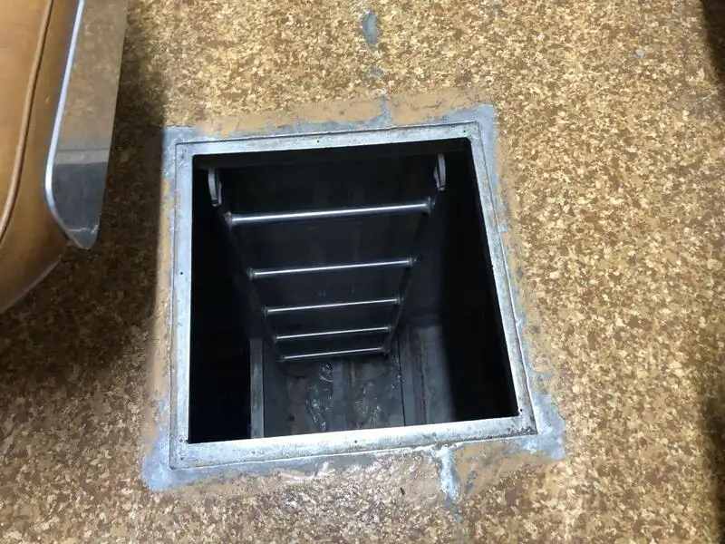 Kapal kontainer untuk dijual
