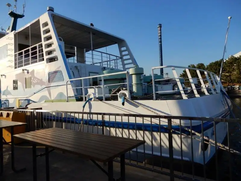 Kapal pesiar untuk dijual
