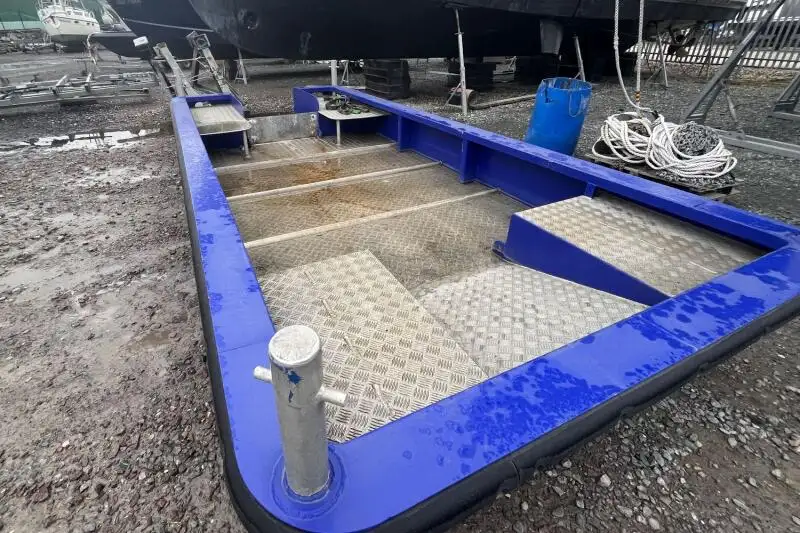 Kapal feri untuk dijual