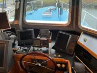 Kapal patroli untuk dijual
