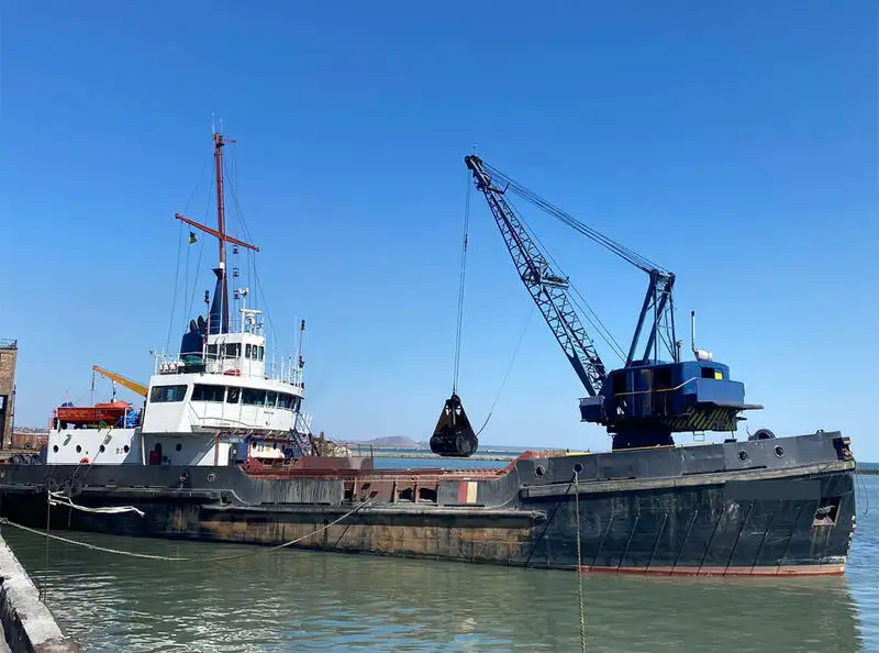 Kapal keruk untuk dijual