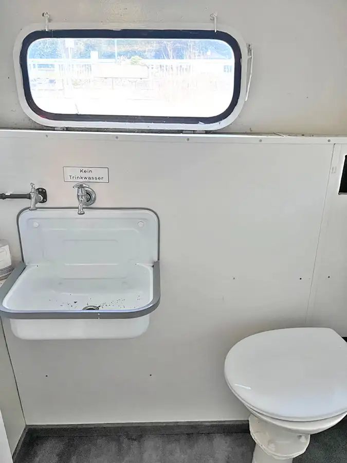 Kapal pesiar untuk dijual