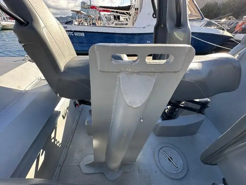 Kapal patroli untuk dijual