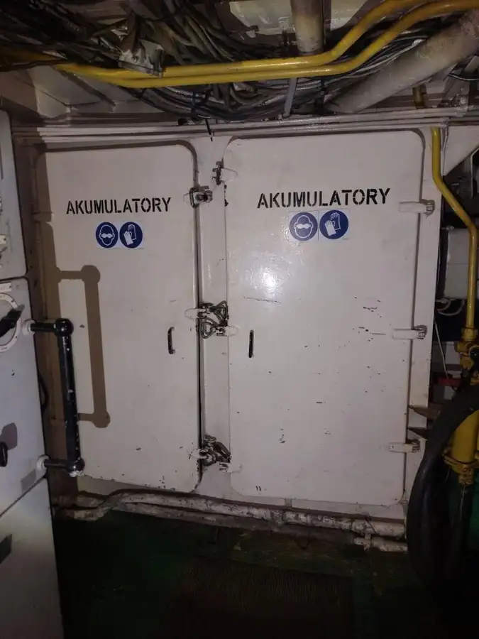 Kapal survei untuk dijual