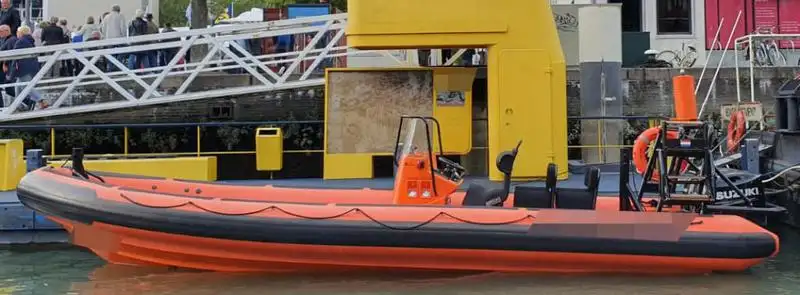 Perahu karet kaku untuk dijual
