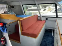 Kapal penelitian untuk dijual