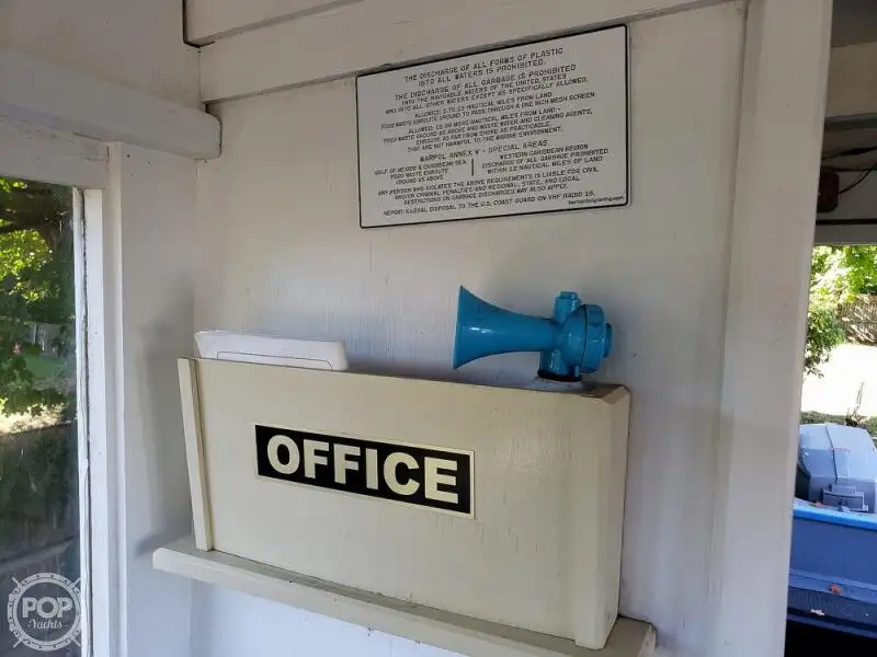 Kapal feri untuk dijual