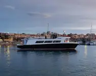 Kapal penumpang dijual