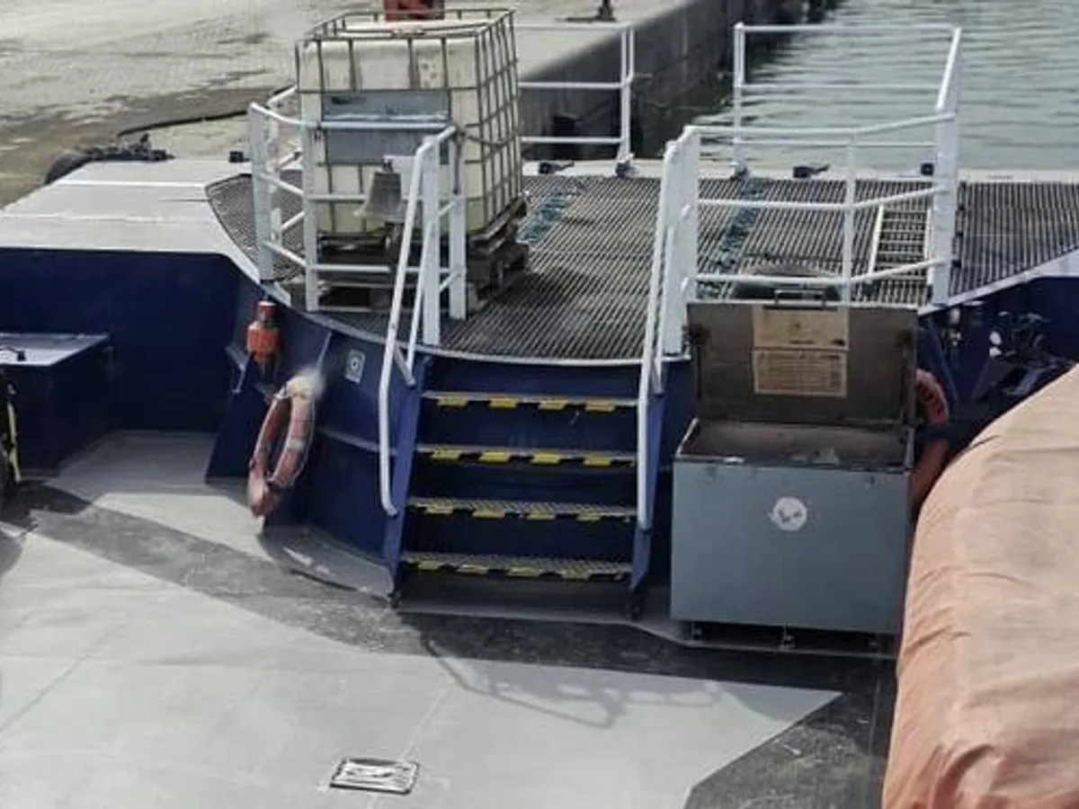Kapal kru untuk dijual