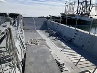 Kapal pendarat, tank untuk dijual