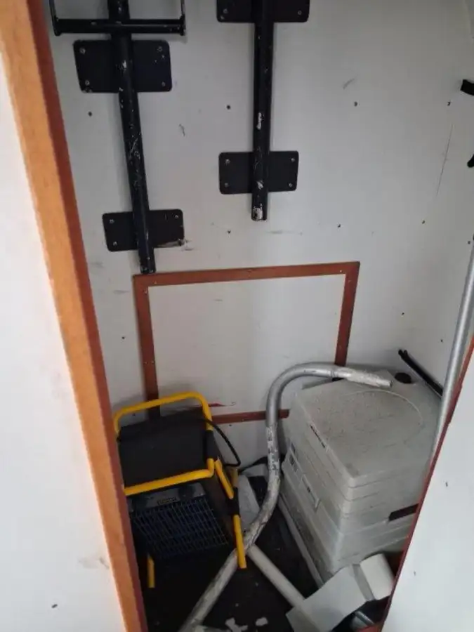 Katamaran untuk dijual