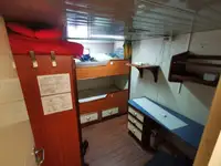 Kapal pasokan dijual
