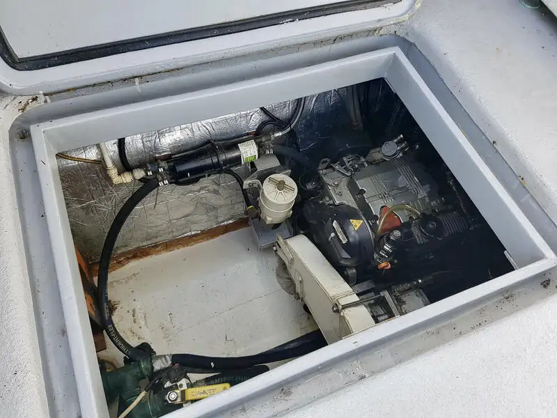 Kapal penelitian untuk dijual