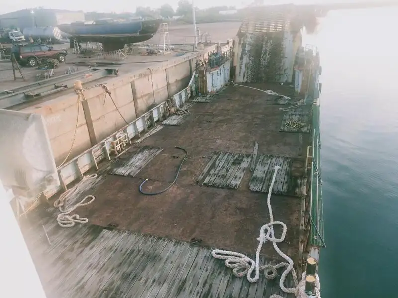 Kapal pendarat, tank untuk dijual