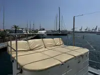 Kapal pesiar untuk dijual