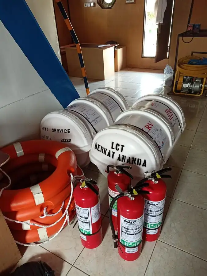 Kapal pendarat, tank untuk dijual