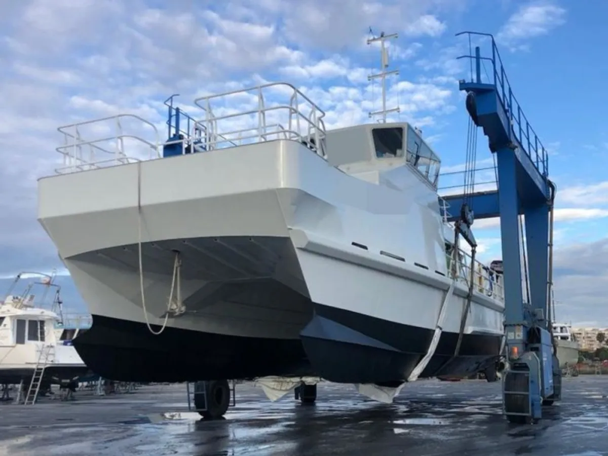 Kapal kru untuk dijual