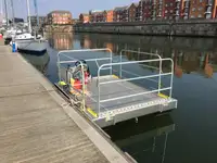 Kapal kontainer dijual