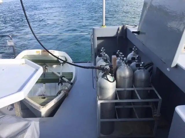 Kapal penelitian untuk dijual