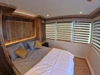 Yacht untuk dijual