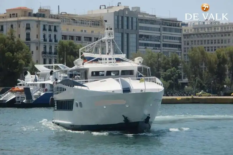 Kapal feri untuk dijual