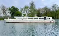 Kapal penumpang dijual