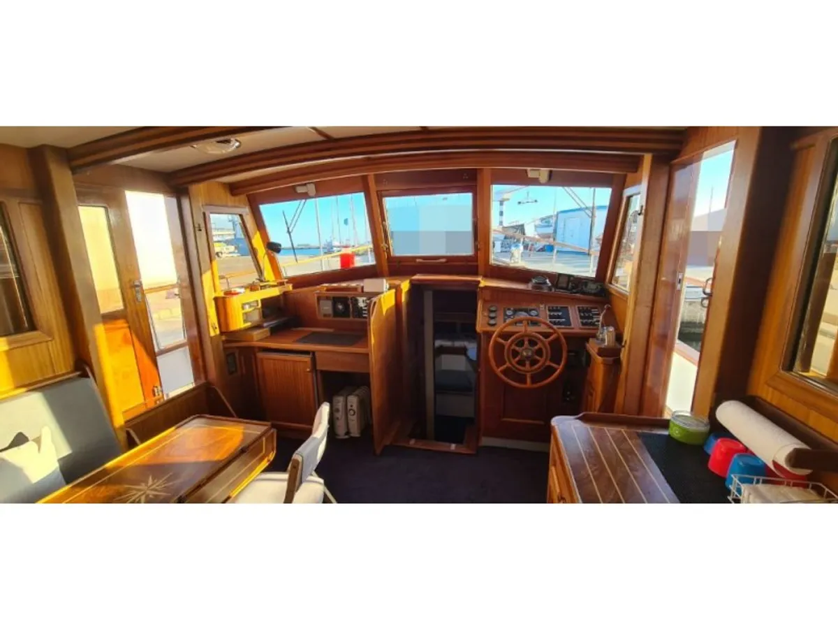 Yacht untuk dijual
