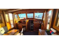 Yacht untuk dijual