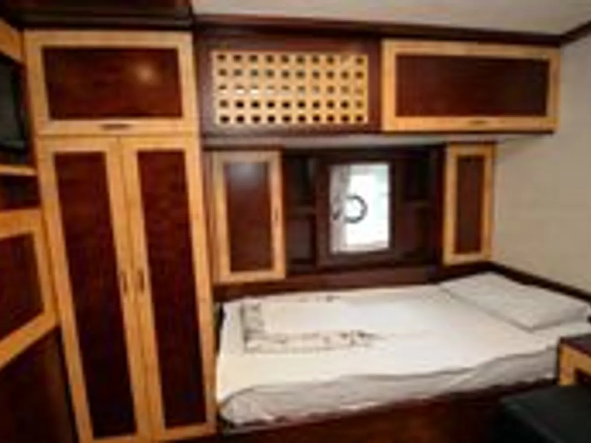 Yacht untuk dijual
