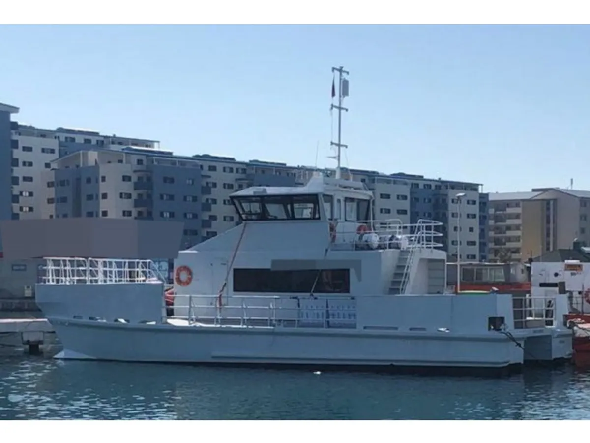 Kapal kru untuk dijual