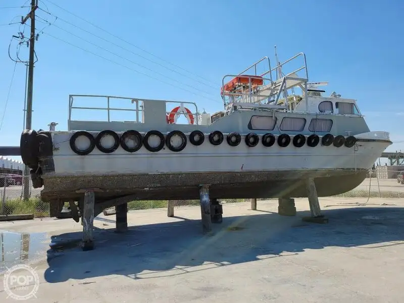 Kapal kru untuk dijual
