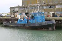 Kapal penarik dijual