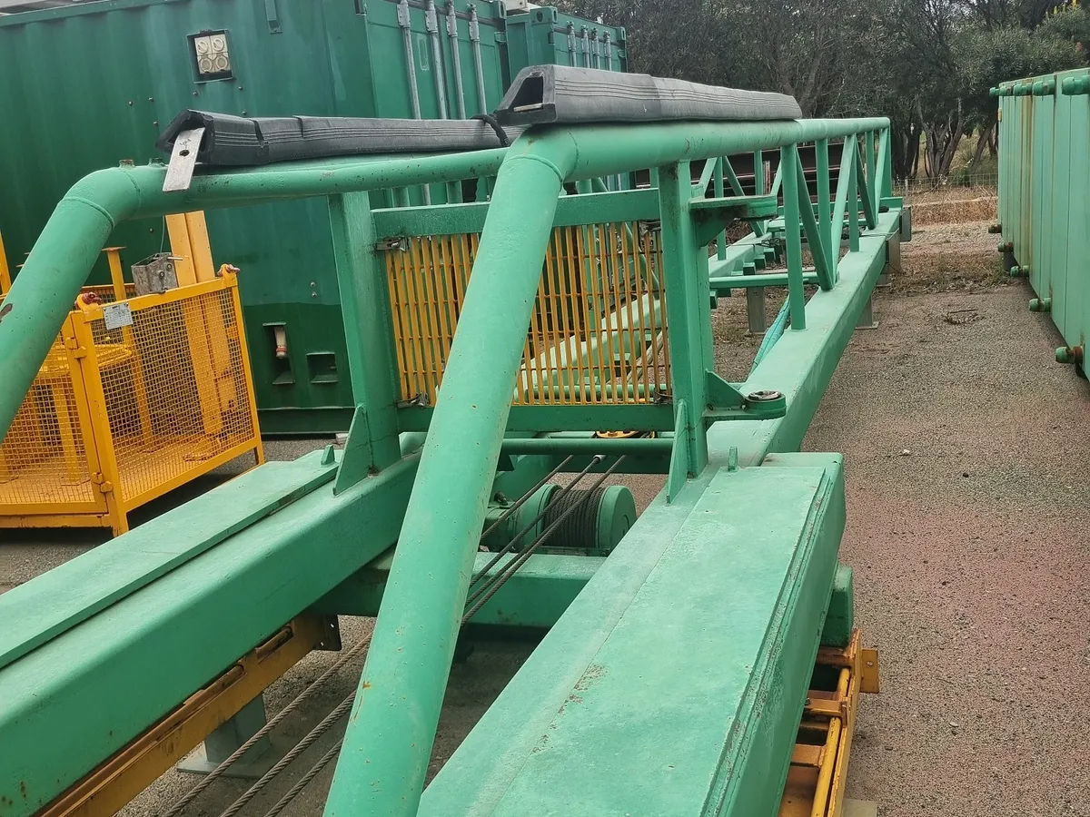 Rig pengeboran lepas pantai untuk dijual