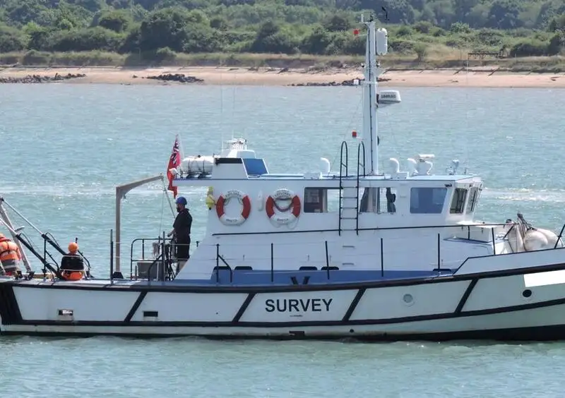 Kapal survei untuk dijual