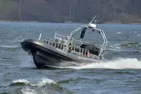 Perahu karet kaku untuk dijual