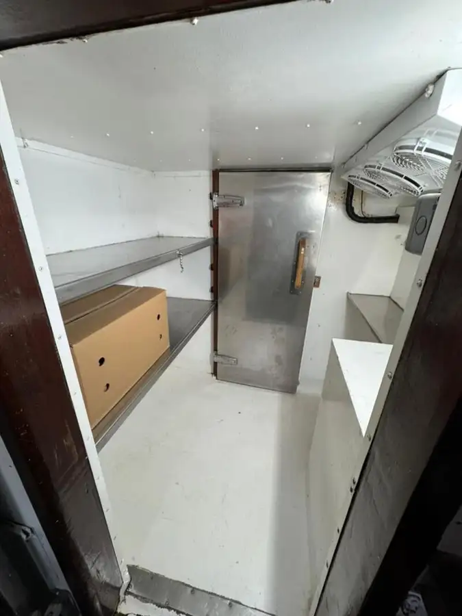 Kapal kontainer untuk dijual