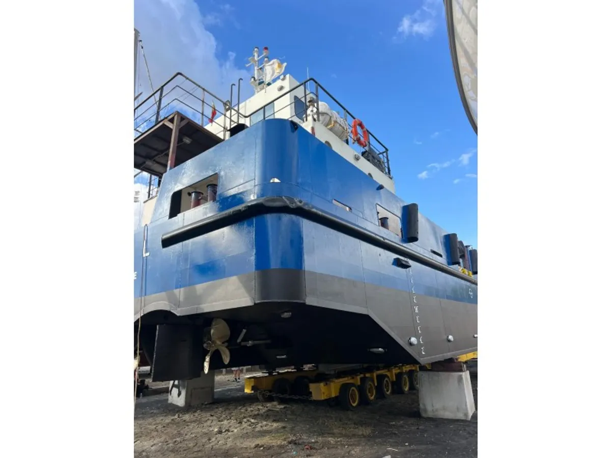 Kapal kontainer untuk dijual