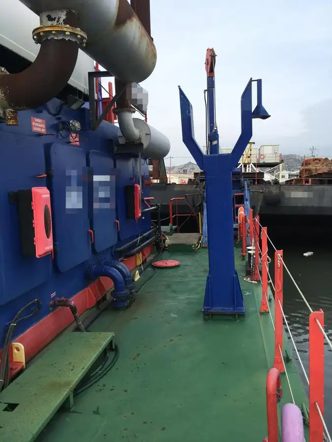Kapal keruk untuk dijual