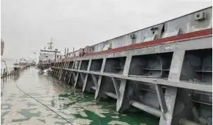 Kapal pengangkut barang curah untuk dijual