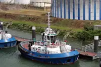 Kapal penarik dijual
