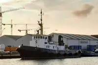 Kapal penarik dijual