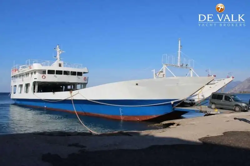 Kapal feri untuk dijual