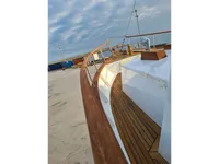 Yacht untuk dijual