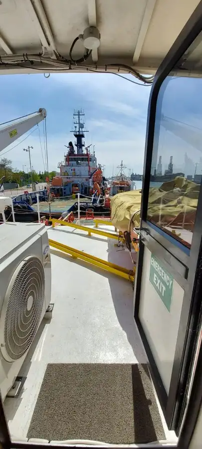 Kapal kru untuk dijual