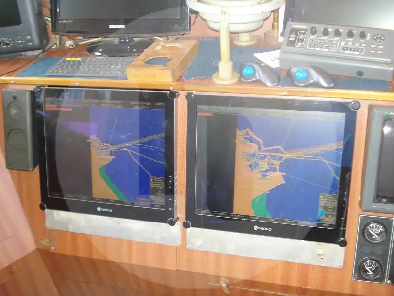 Kapal pengangkut ikan hidup untuk dijual