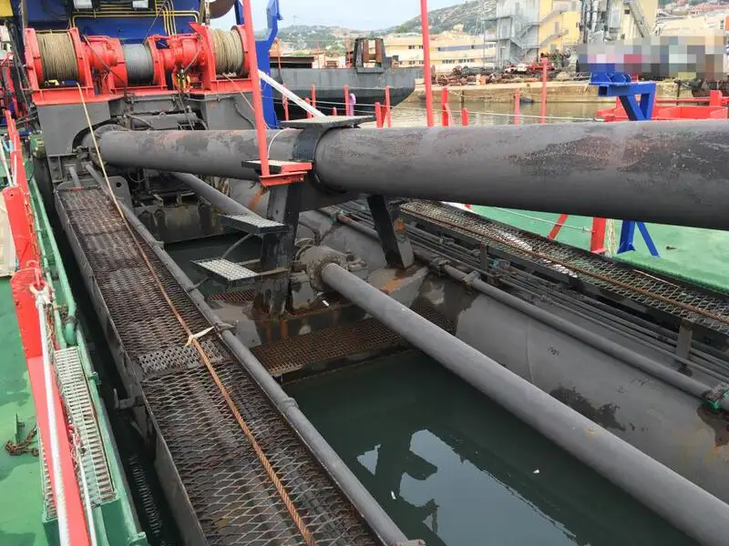 Kapal keruk untuk dijual