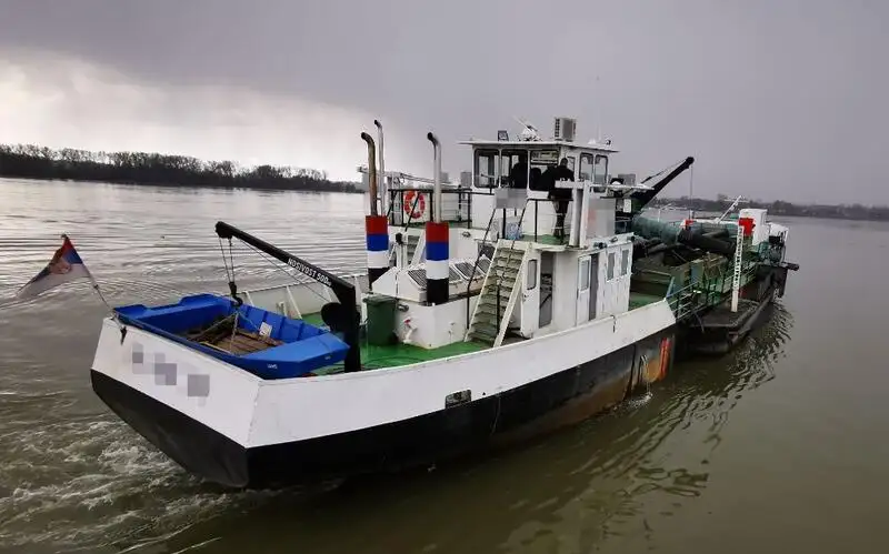 Kapal keruk untuk dijual