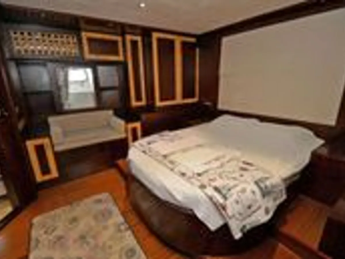 Yacht untuk dijual