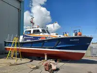 Kapal patroli untuk dijual