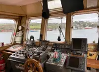 Kapal penarik dijual